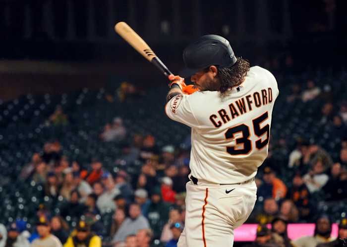 SF Giants shortstop Brandon Crawford takes a swing. (2022)